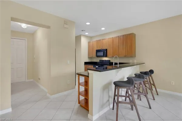 $2,200 | 10260 Olivewood Way, Unit 58, Estero, FL 33928