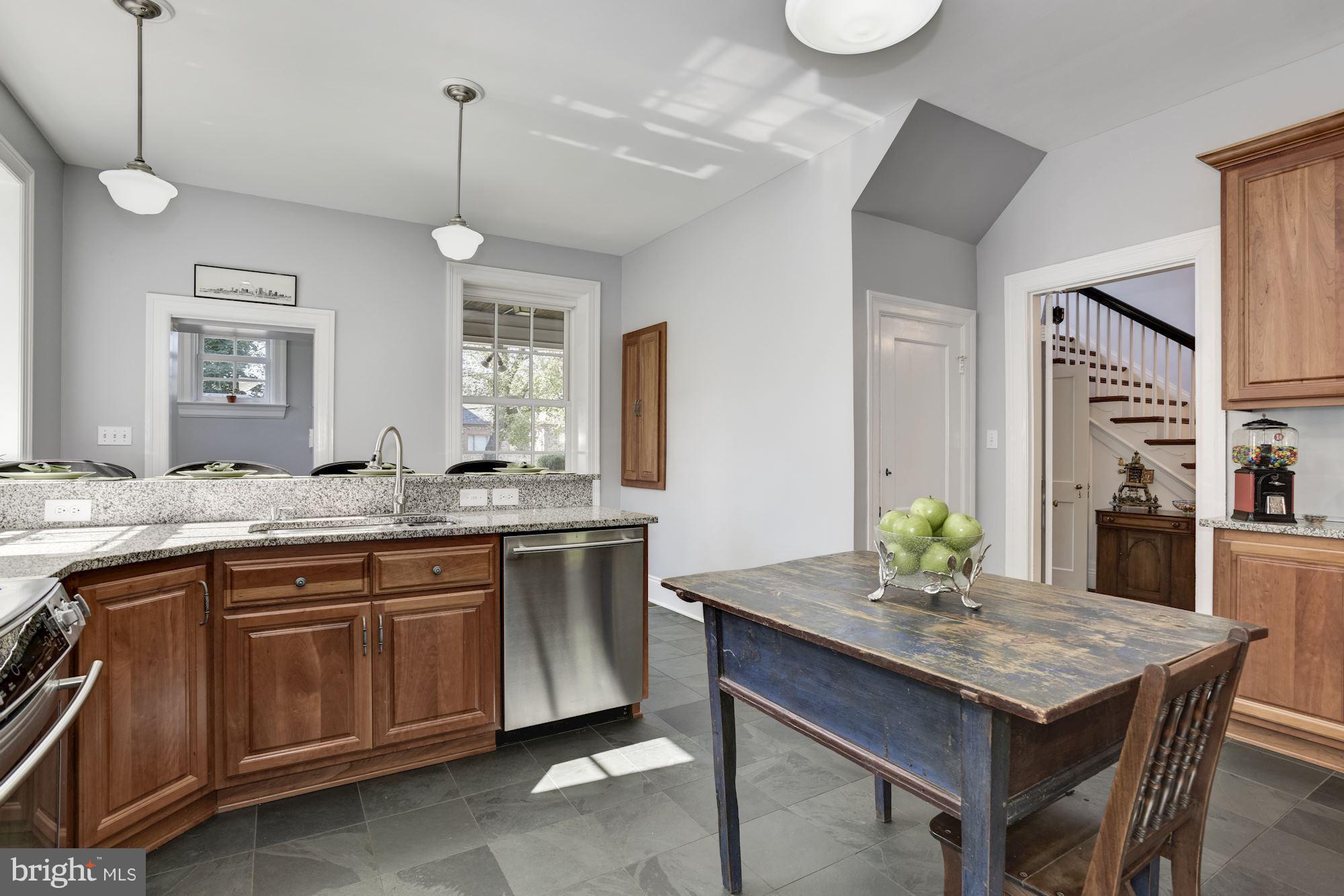 3810 Greenway Baltimore, MD 21218 - Photo 11 of 93