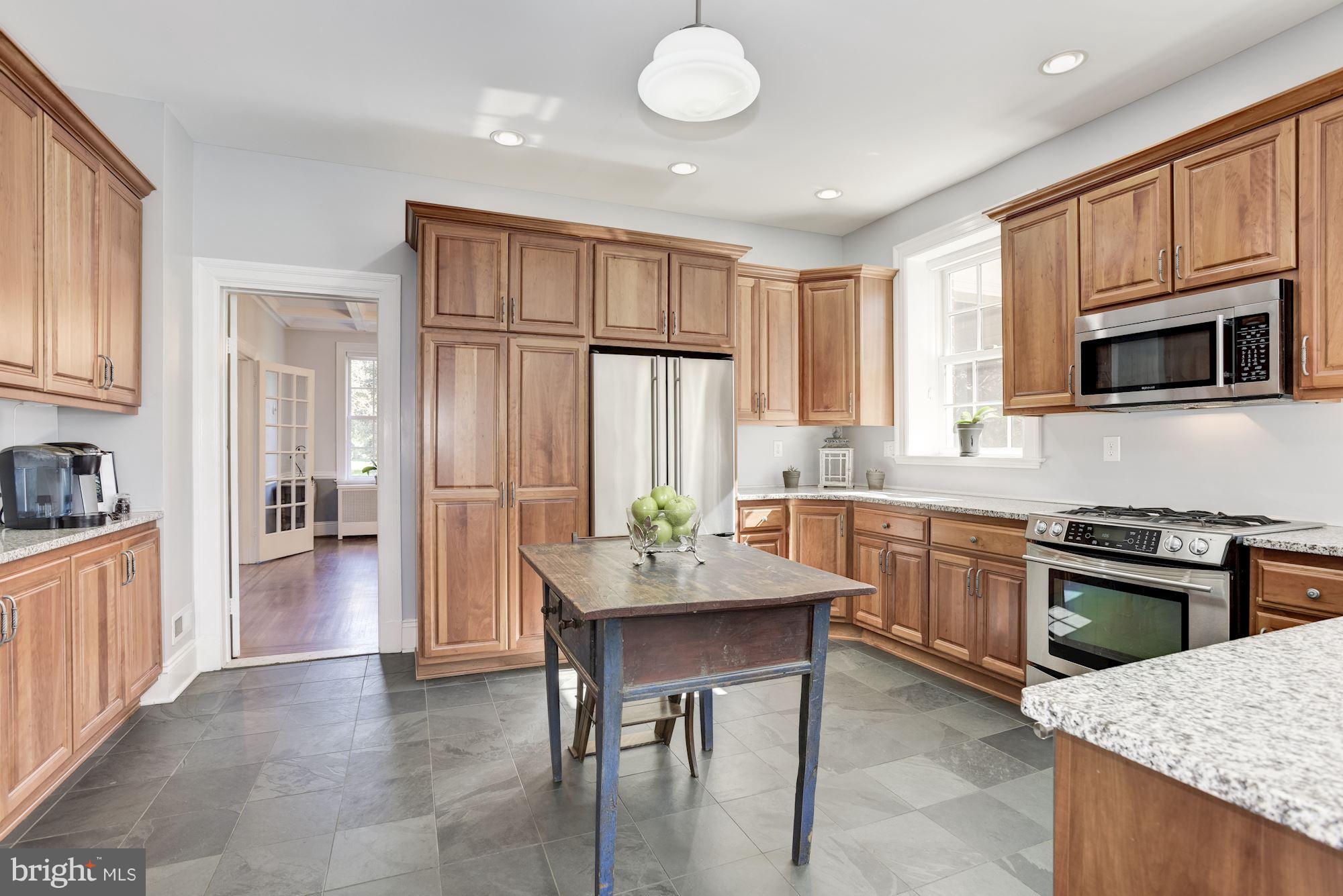 3810 Greenway Baltimore, MD 21218 - Photo 12 of 93