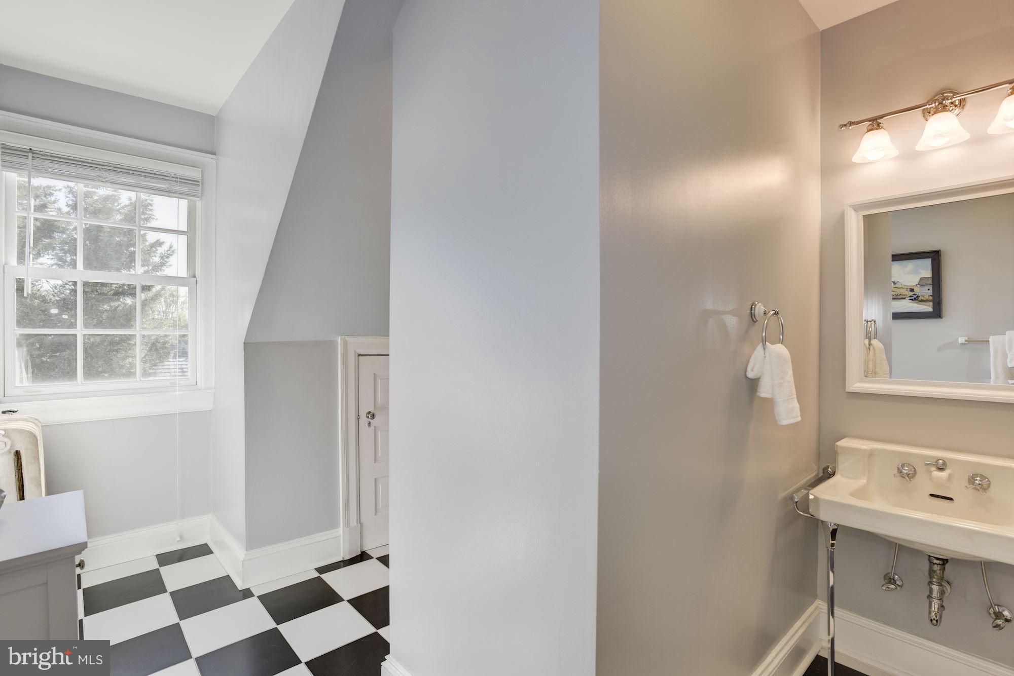 3810 Greenway Baltimore, MD 21218 - Photo 51 of 93