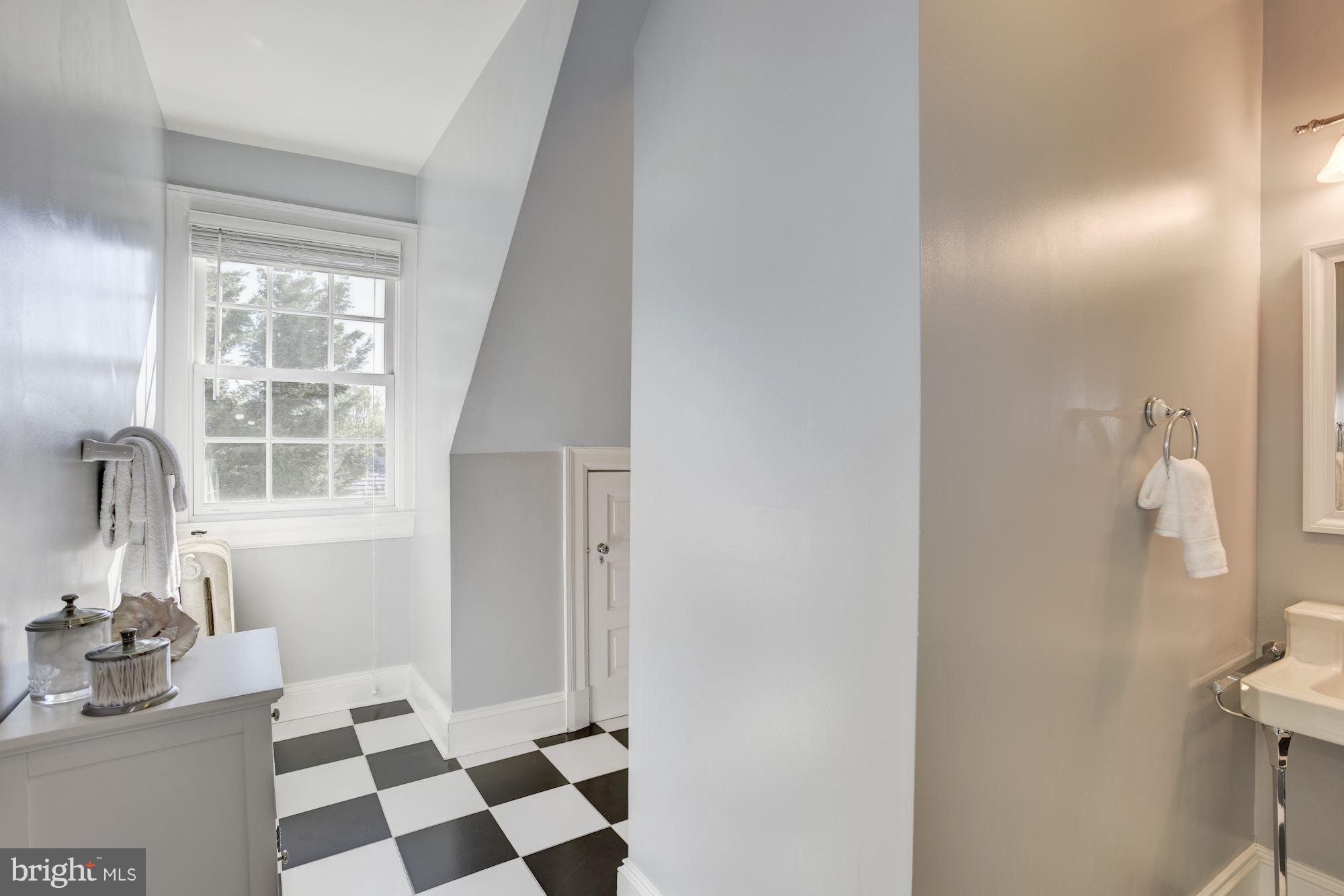 3810 Greenway Baltimore, MD 21218 - Photo 52 of 93