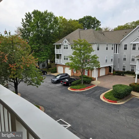 $320,000 | 5814 Wyndham Circle, Unit 301, Columbia, MD 21044