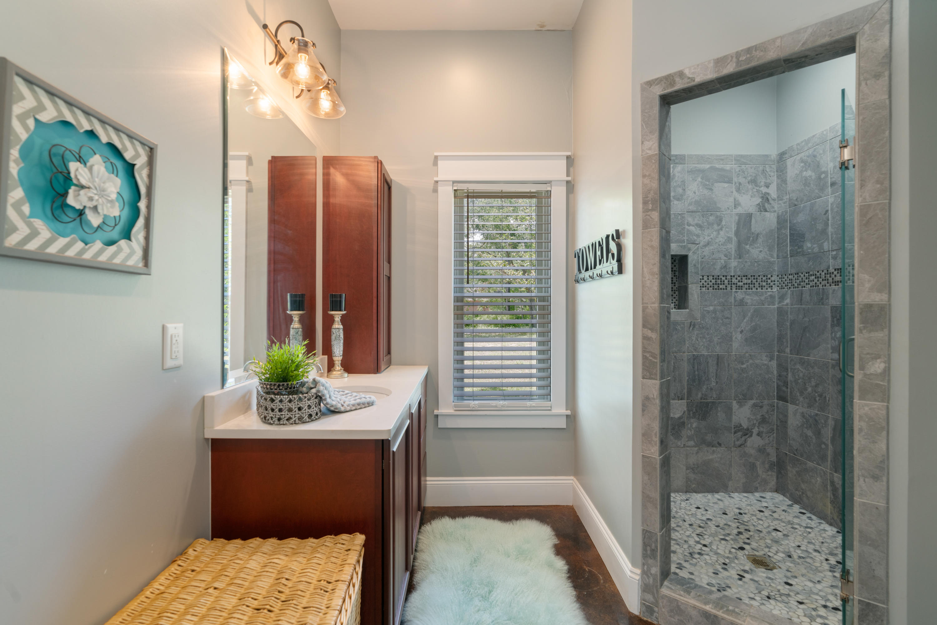 570 Taunton Road Freeport, FL 32439 - Photo 28 of 39 Shared Bath