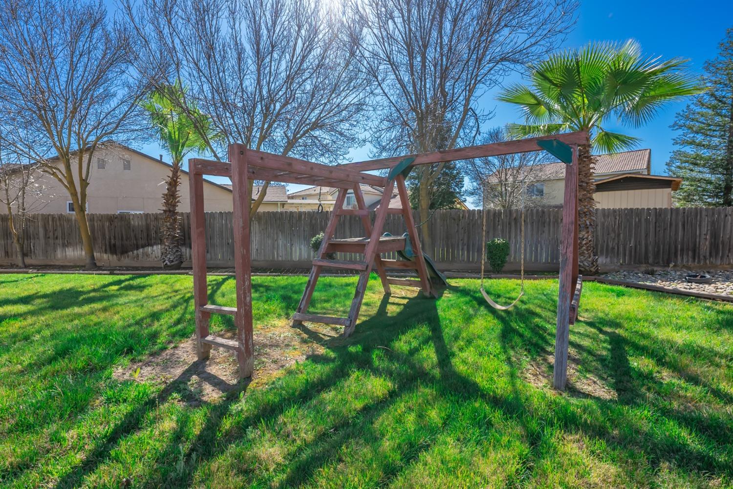 2727 Pear Tree Drive Madera, CA 93637 - Photo 26 of 36 a view of a backyard with a garden