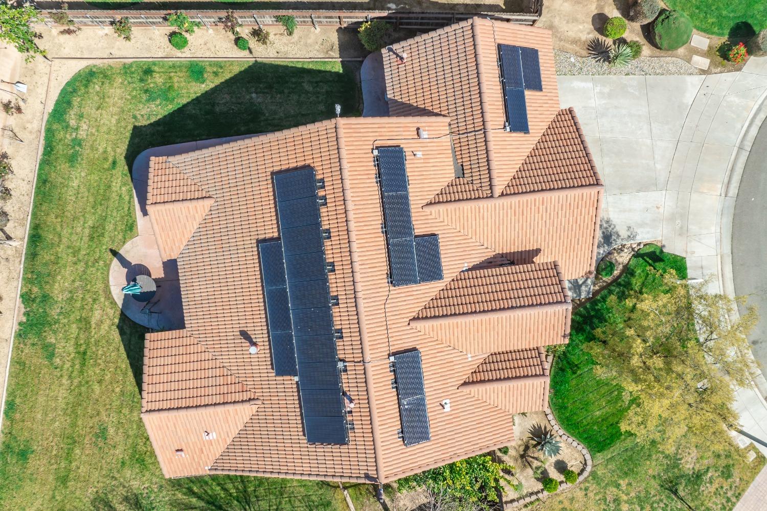 2727 Pear Tree Drive Madera, CA 93637 - Photo 36 of 36 an aerial view of a house with a yard