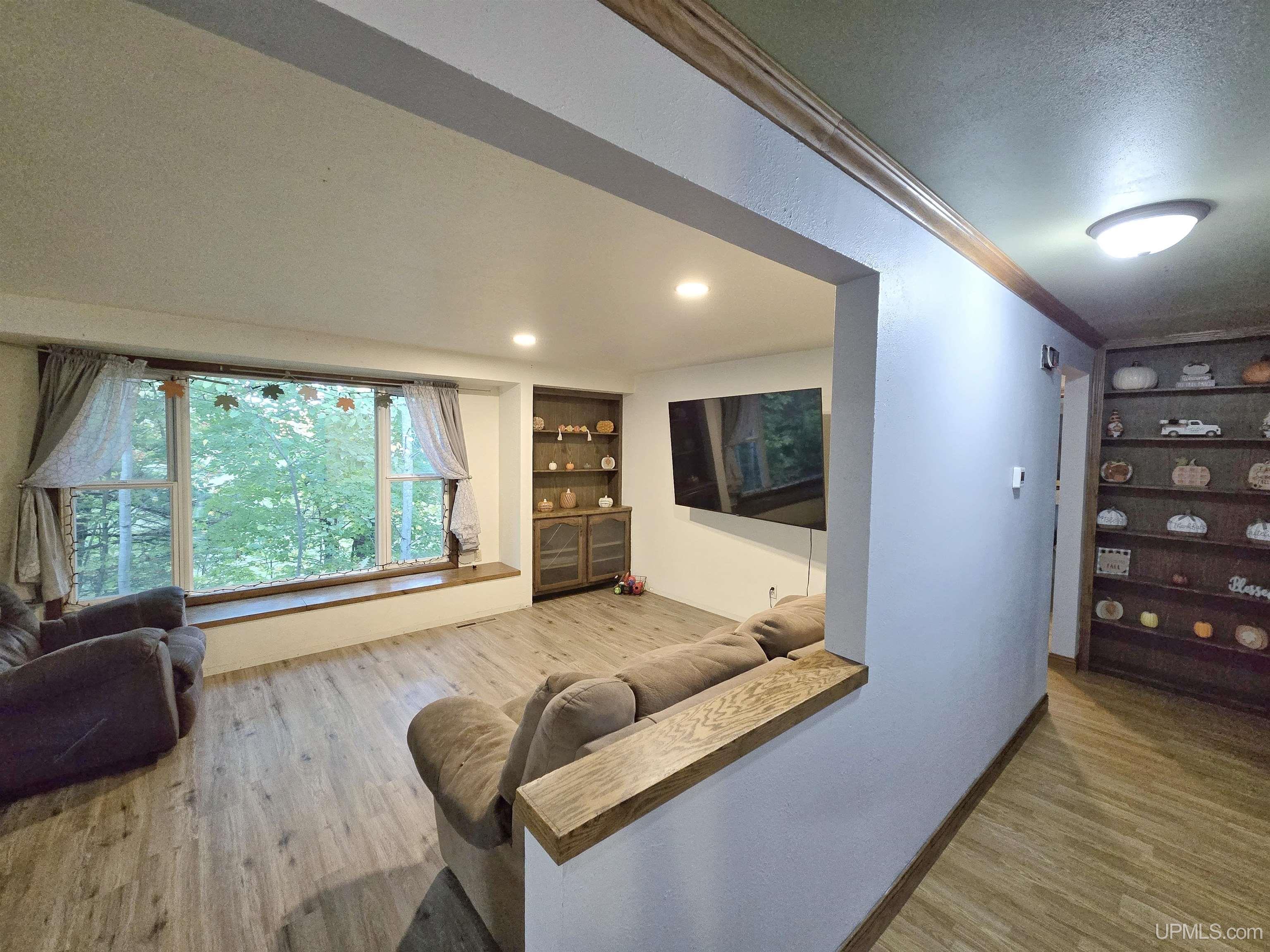 659 Roosevelt Road Niagara, WI 54151 - Photo 9 of 40