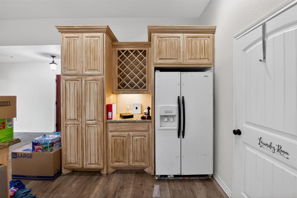 400 North Ave A Springtown, TX 76082 - Photo 4 of 17