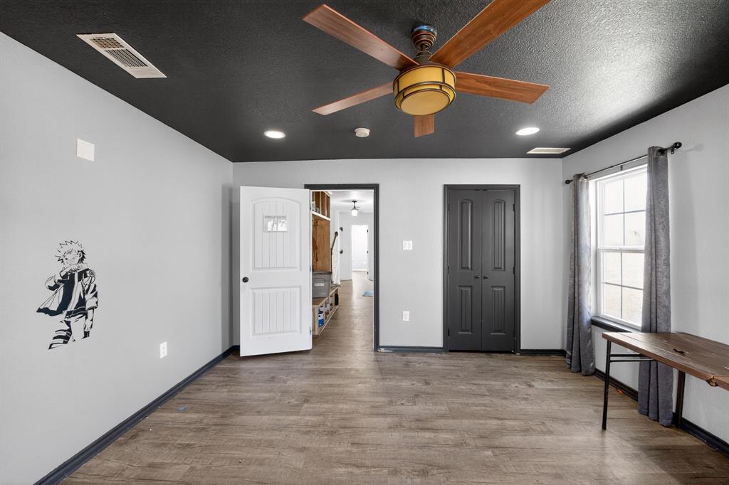 400 North Ave A Springtown, TX 76082 - Photo 9 of 17