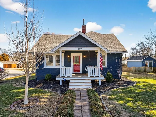 $274,950 | 307 Northeast Green Street, Lee's Summit, MO 64063
