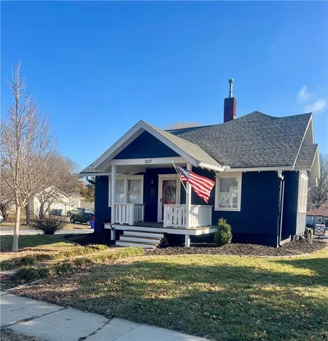 $274,950 | 307 Northeast Green Street, Lee's Summit, MO 64063