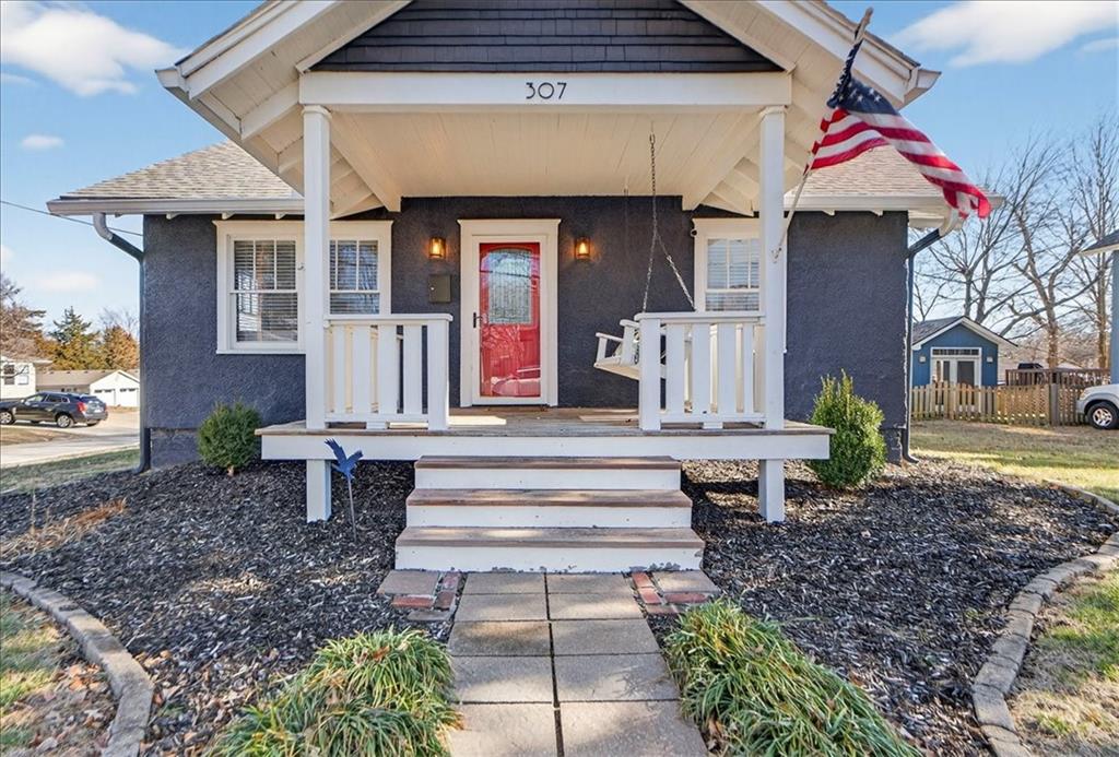 307 Northeast Green Street Lee's Summit, MO 64063 - Photo 2 of 49