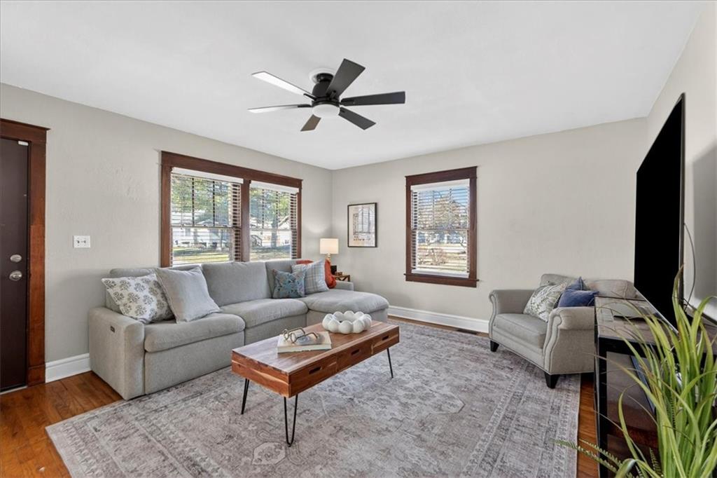 307 Northeast Green Street Lee's Summit, MO 64063 - Photo 5 of 49