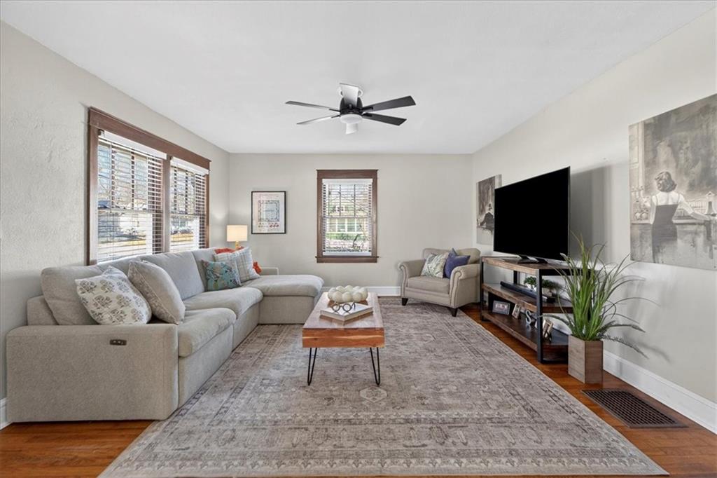 307 Northeast Green Street Lee's Summit, MO 64063 - Photo 8 of 49