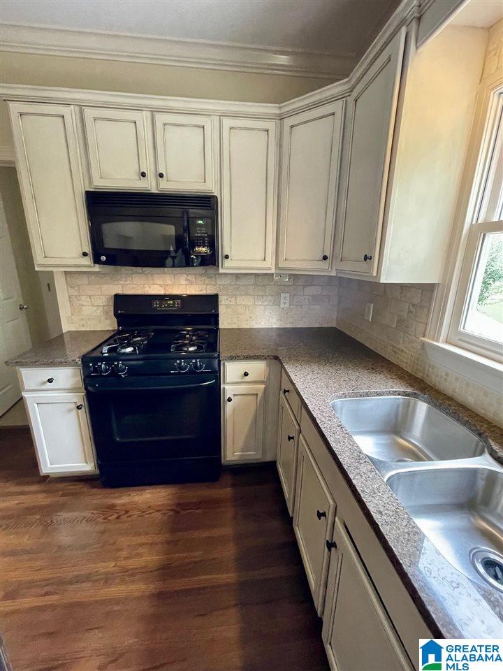 1046 Crest Road Leeds, AL 35094 - Photo 17 of 36