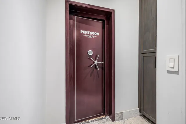 $4,400,000 | 2001 North 1st Avenue, Phoenix, AZ 85004