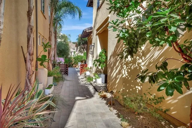 a view of a back yard of the house