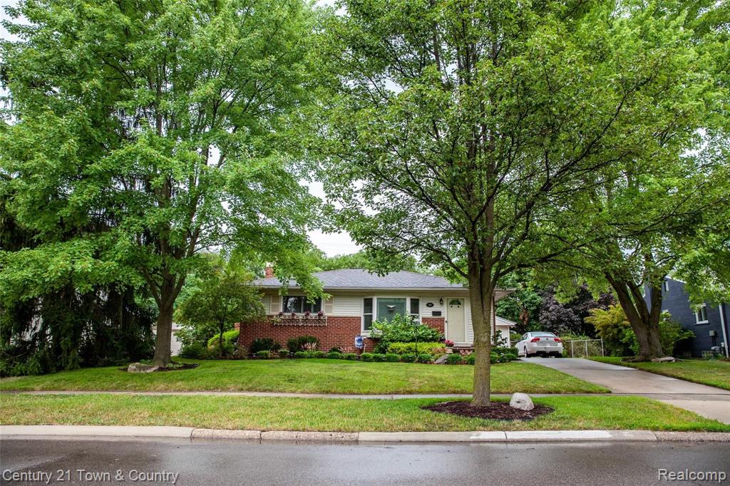292 Thalia Avenue Rochester Hills, MI 48307 - Photo 8 of 36
