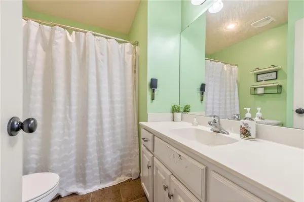 $559,900 | 1409 Southwest Whistle Drive, Lee's Summit, MO 64082