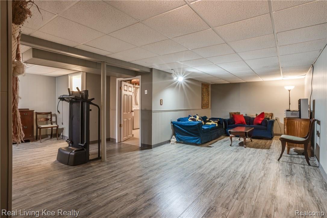 621 Rewold Drive Rochester, MI 48307 - Photo 21 of 34 Nicely finished basement!