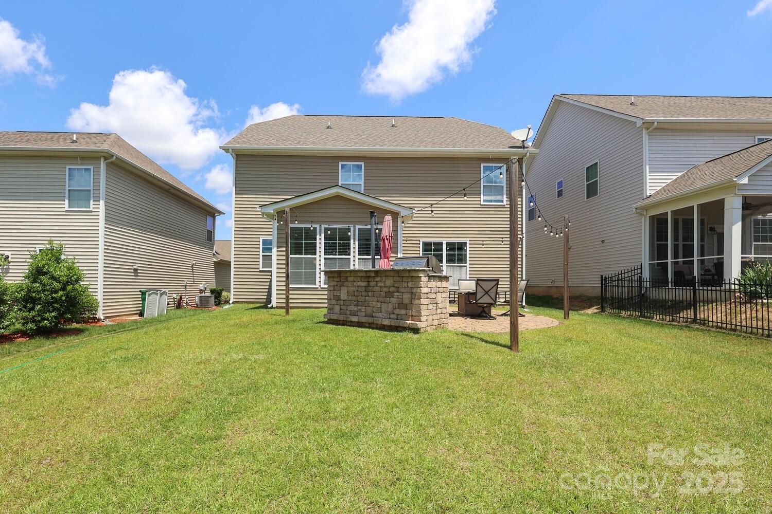 8317 Dallas Bay Road Charlotte, NC 28278 - Photo 27 of 33 Gallery Image 27