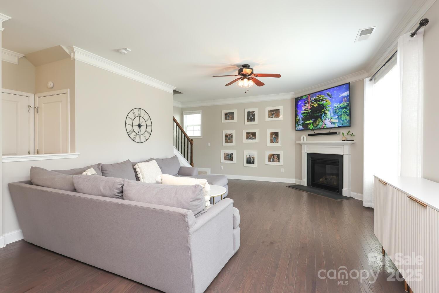 8317 Dallas Bay Road Charlotte, NC 28278 - Photo 4 of 33 Gallery Image 4