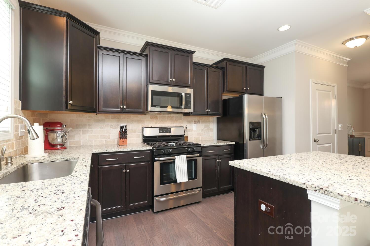 8317 Dallas Bay Road Charlotte, NC 28278 - Photo 7 of 33 Gallery Image 7