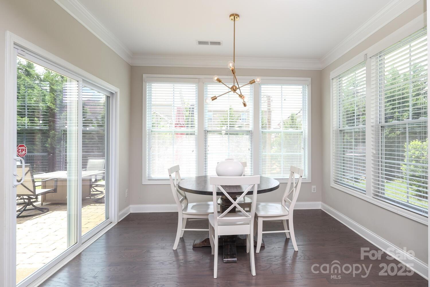 8317 Dallas Bay Road Charlotte, NC 28278 - Photo 8 of 33 Gallery Image 8