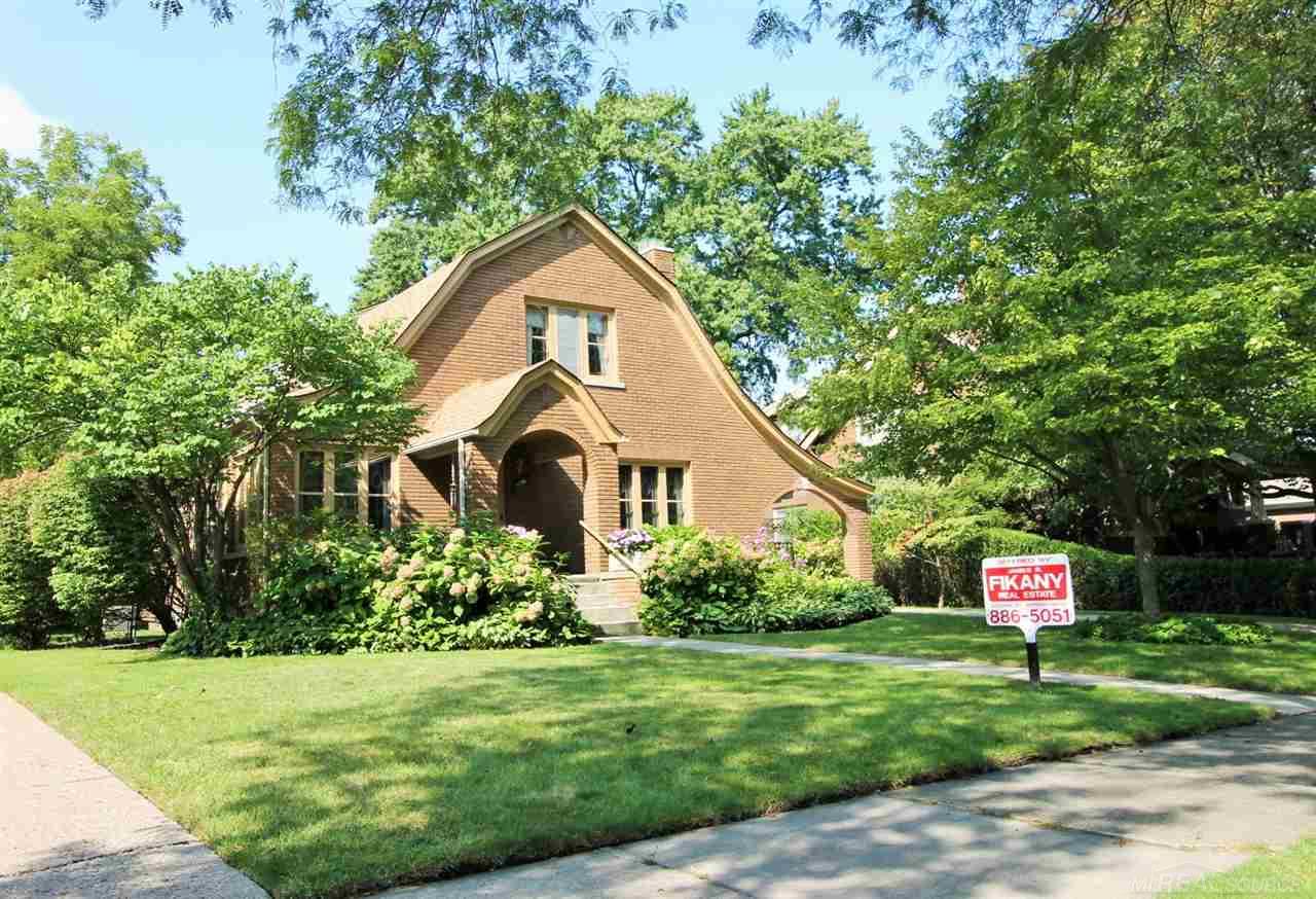 867 Barrington Road Grosse Pointe Park, MI 48230 - Photo 1 of 53
