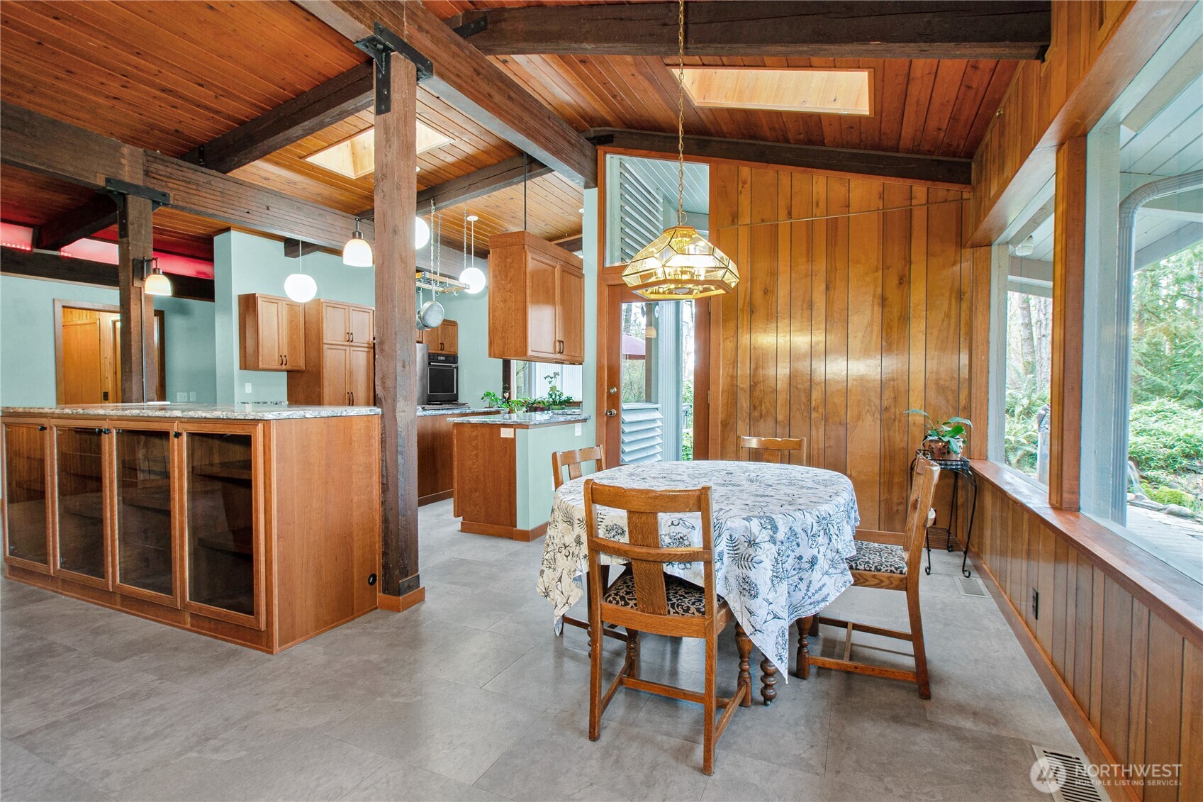 5727 Kinney Road Southwest Olympia, WA 98512 - Photo 11 of 38 Gallery Image 11