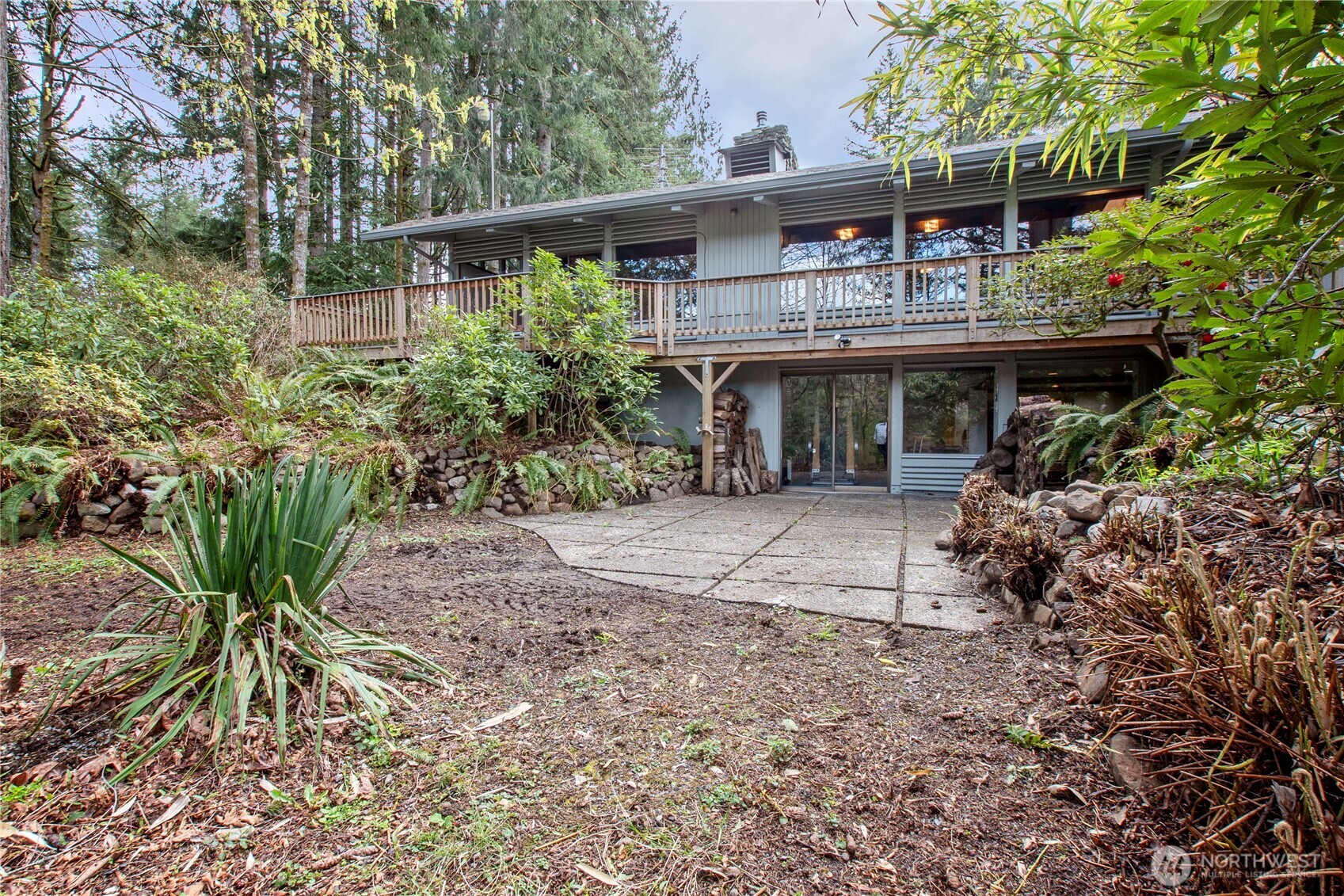 5727 Kinney Road Southwest Olympia, WA 98512 - Photo 4 of 38 Gallery Image 4