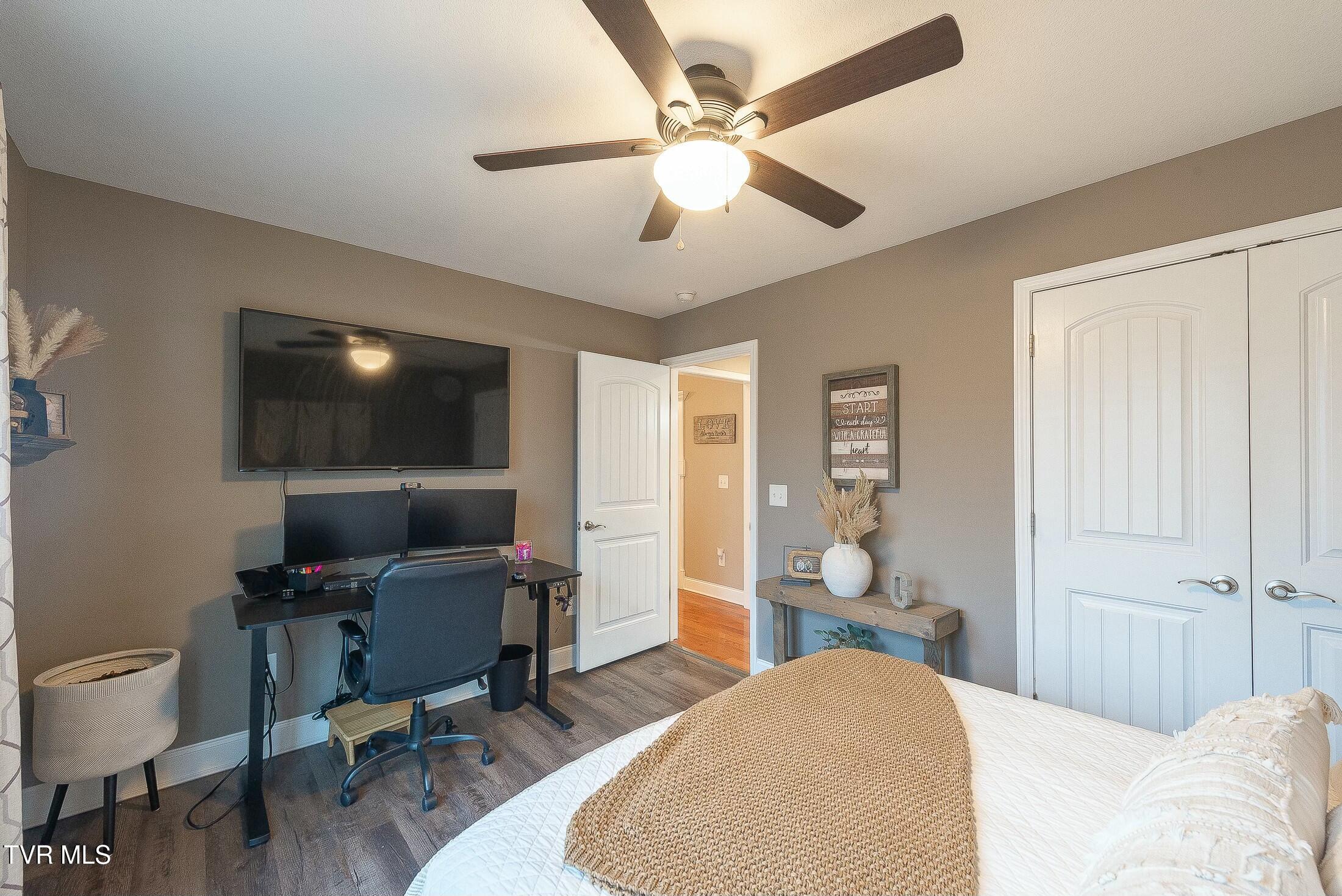 206 Crest Drive Mount Carmel, TN 37645 - Photo 37 of 63 3rd Bedroom