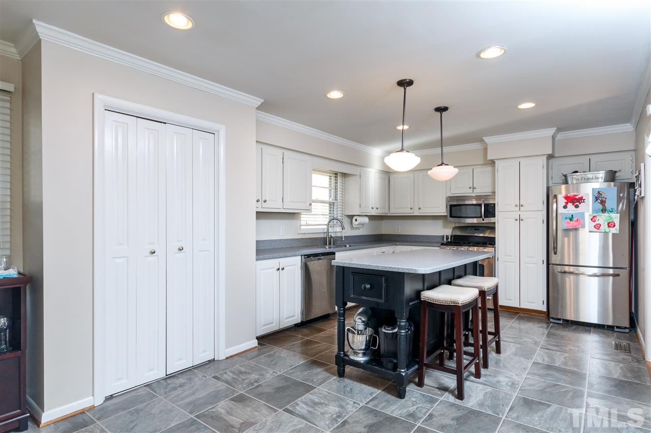 3034 Plantation Road Raleigh, NC 27609 - Photo 9 of 25