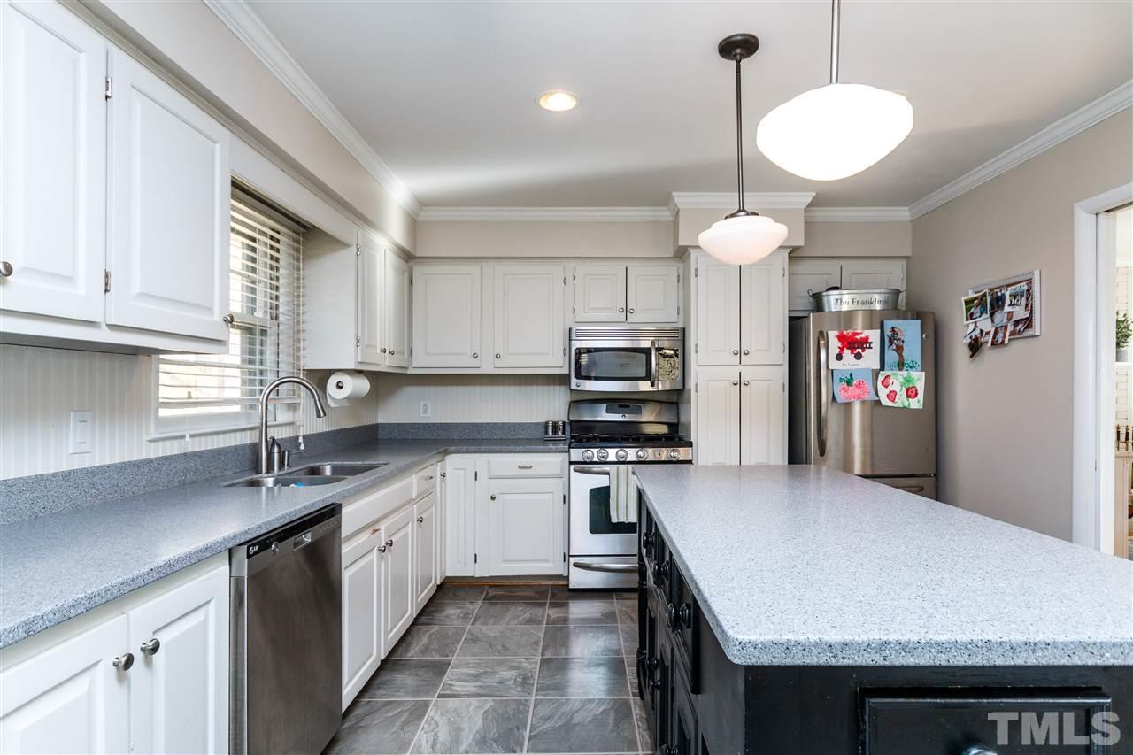 3034 Plantation Road Raleigh, NC 27609 - Photo 10 of 25