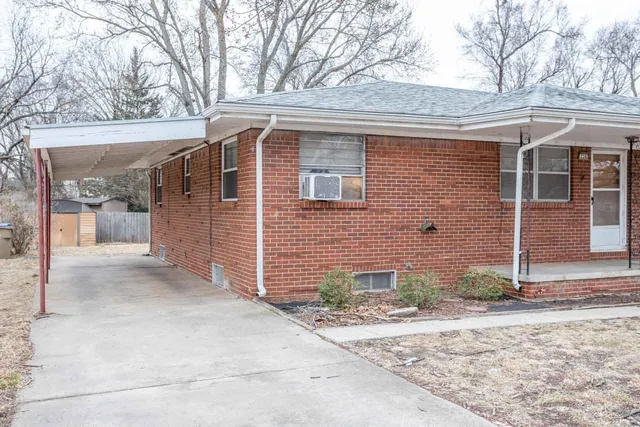 $174,000 | 236 North 1st Street, Unit TWO, Clearwater, KS 67026