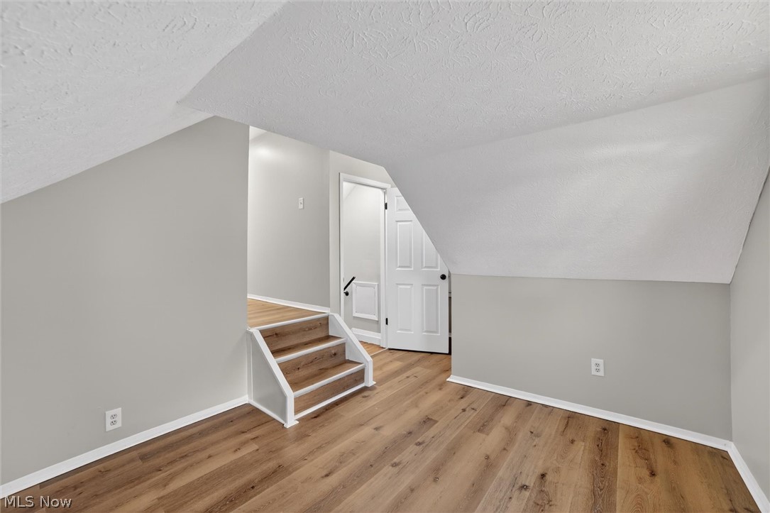 303 South Green Road Cleveland, OH 44121 - Photo 18 of 32