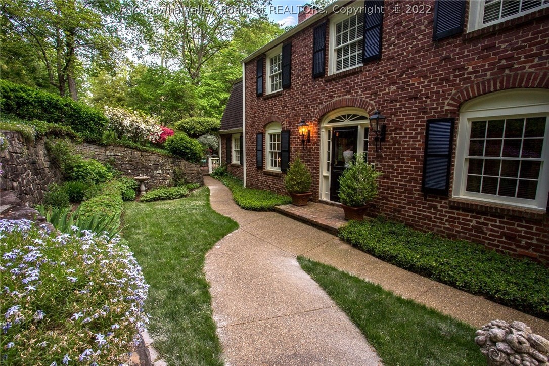 820 Middle Road Charleston, WV 25314 - Photo 2 of 29 Gallery Image 2