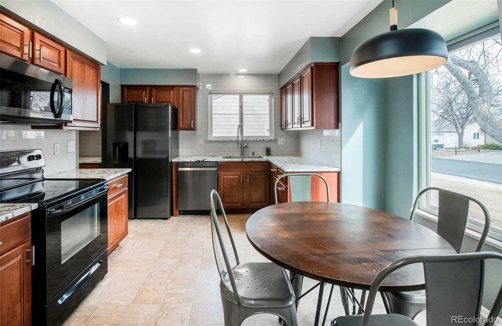 7505 Chase Street Arvada, CO 80003 - Photo 6 of 40