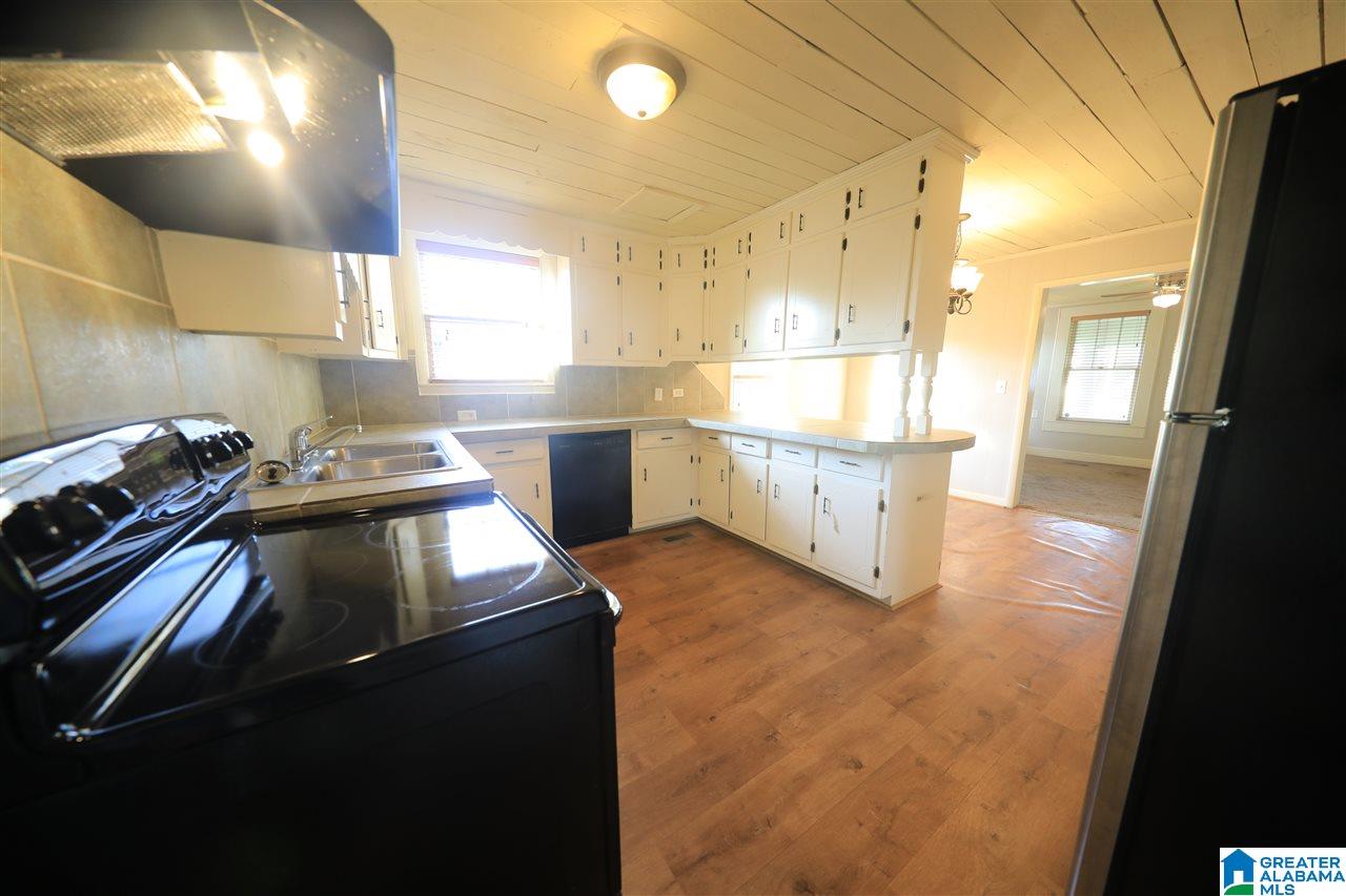 311 Elm Street Oneonta, AL 35121 - Photo 6 of 16