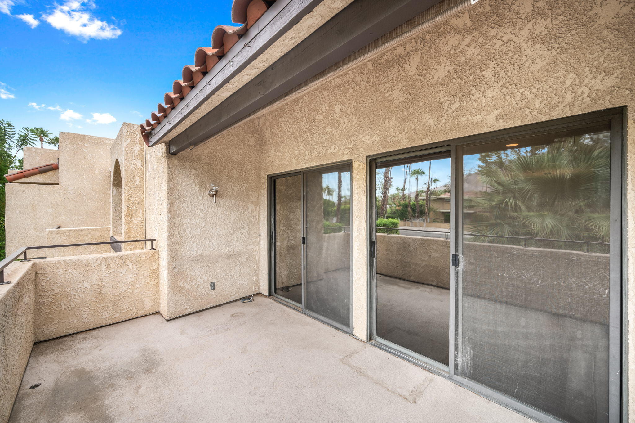 200 East Racquet Club Road, Unit 52 Palm Springs, CA 92262 - Photo 21 of 23 a view of an empty room