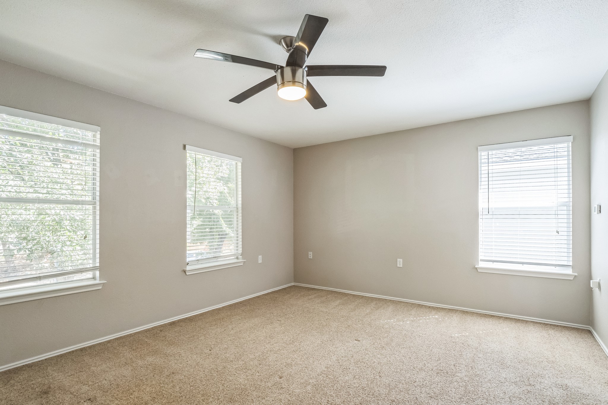 5516 Steven Creek Way Austin, TX 78721 - Photo 16 of 32