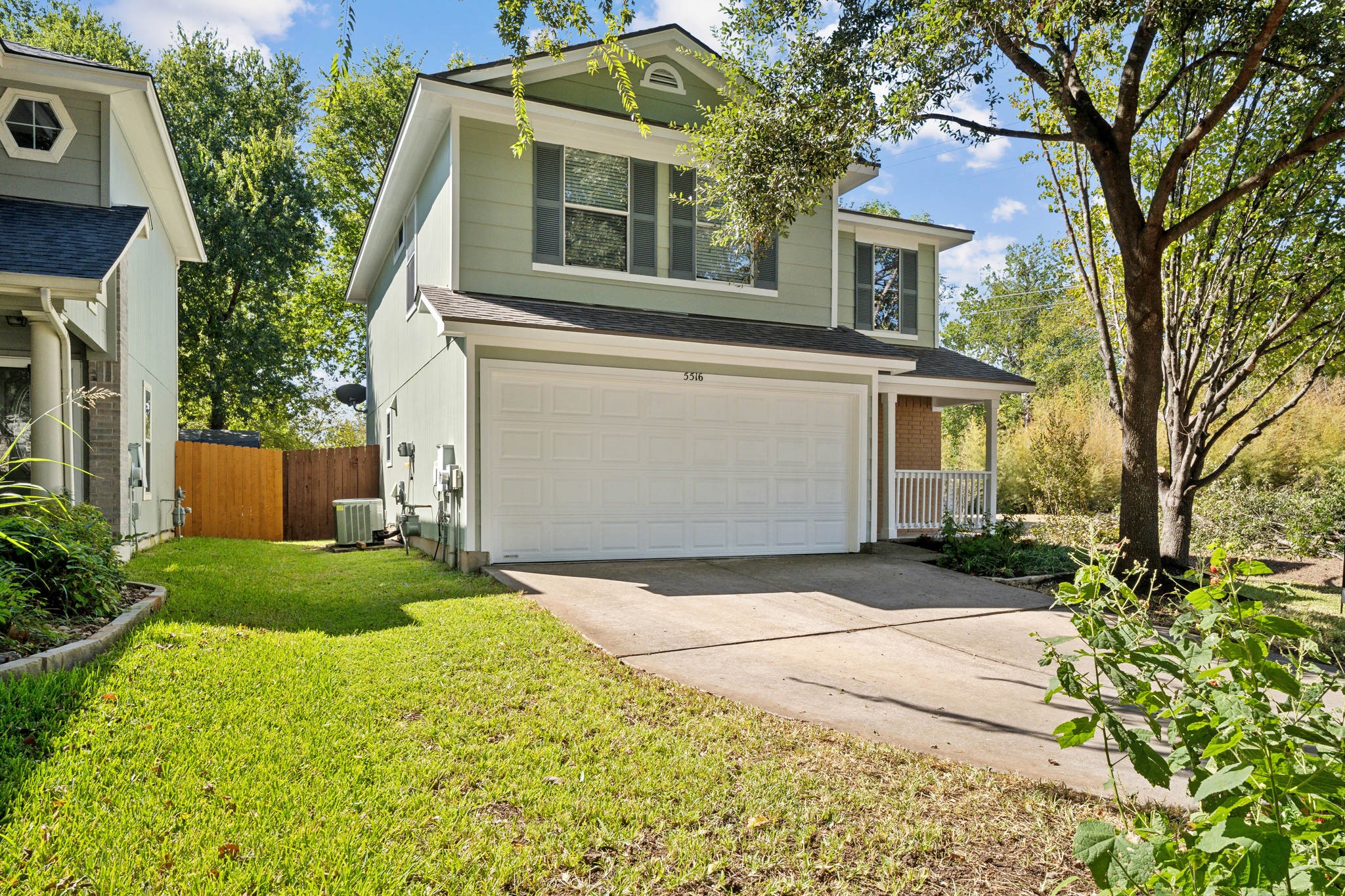 5516 Steven Creek Way Austin, TX 78721 - Photo 2 of 32