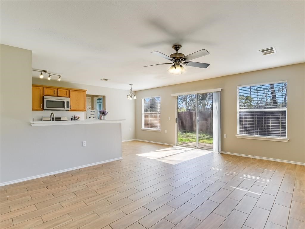 5516 Steven Creek Way Austin, TX 78721 - Photo 6 of 32