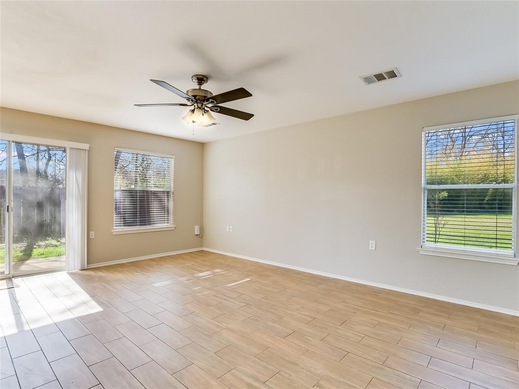 5516 Steven Creek Way Austin, TX 78721 - Photo 9 of 32