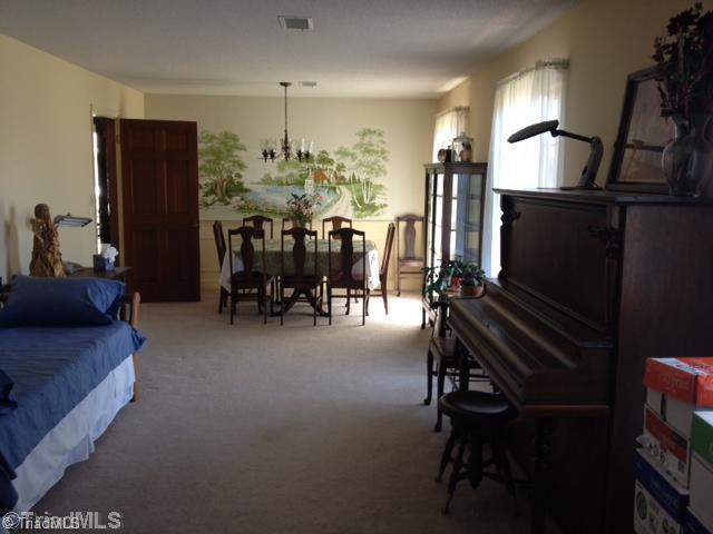 770 Muddy Creek Road Clemmons, NC 27012 - Photo 5 of 15 Living Room.