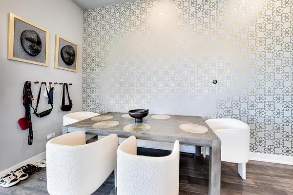 $4,000 | 3914 South King Drive, Unit 3N, Chicago, IL 60653