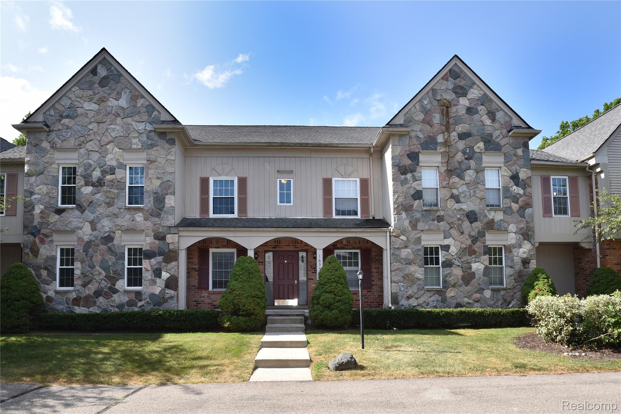 1635 Huntington Park, Unit A Rochester, MI 48309 - Photo 2 of 41 Main Entrance