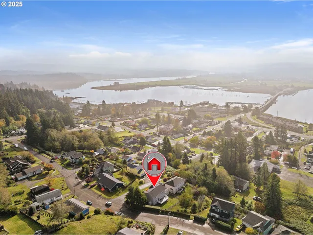 $689,000 | 375 McClure Avenue, Astoria, OR 97103