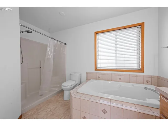 $689,000 | 375 McClure Avenue, Astoria, OR 97103