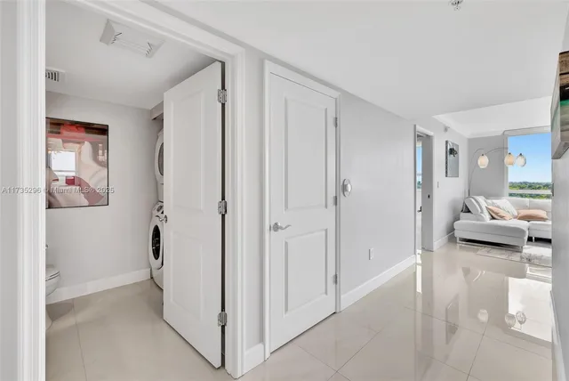 a en suite bathroom with a toilet