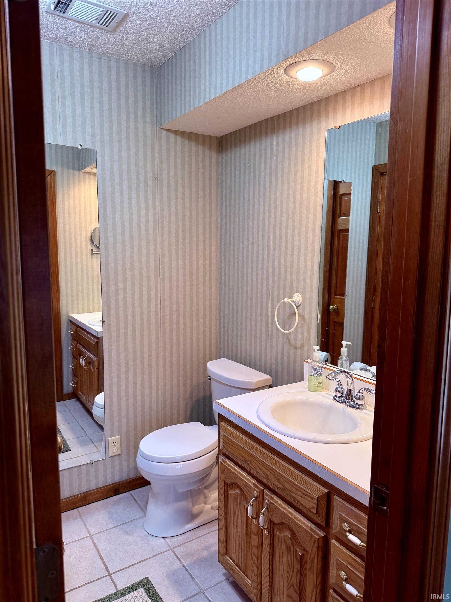 971 South Prairiewood Drive Rochester, IN 46975 - Photo 23 of 34